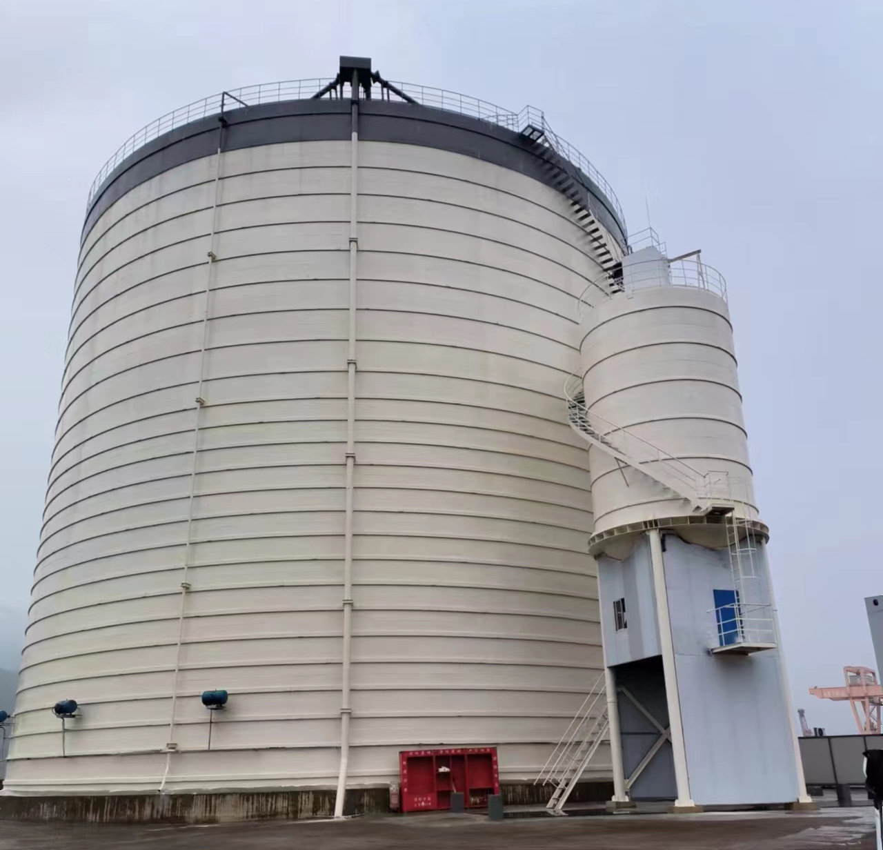 个旧10万吨水泥钢板库